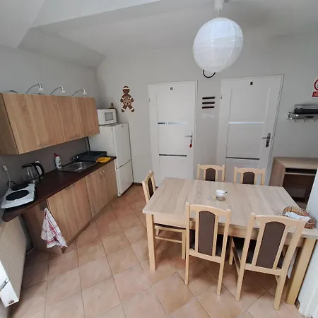 게스트하우스 Noclegi Srebrna Gora